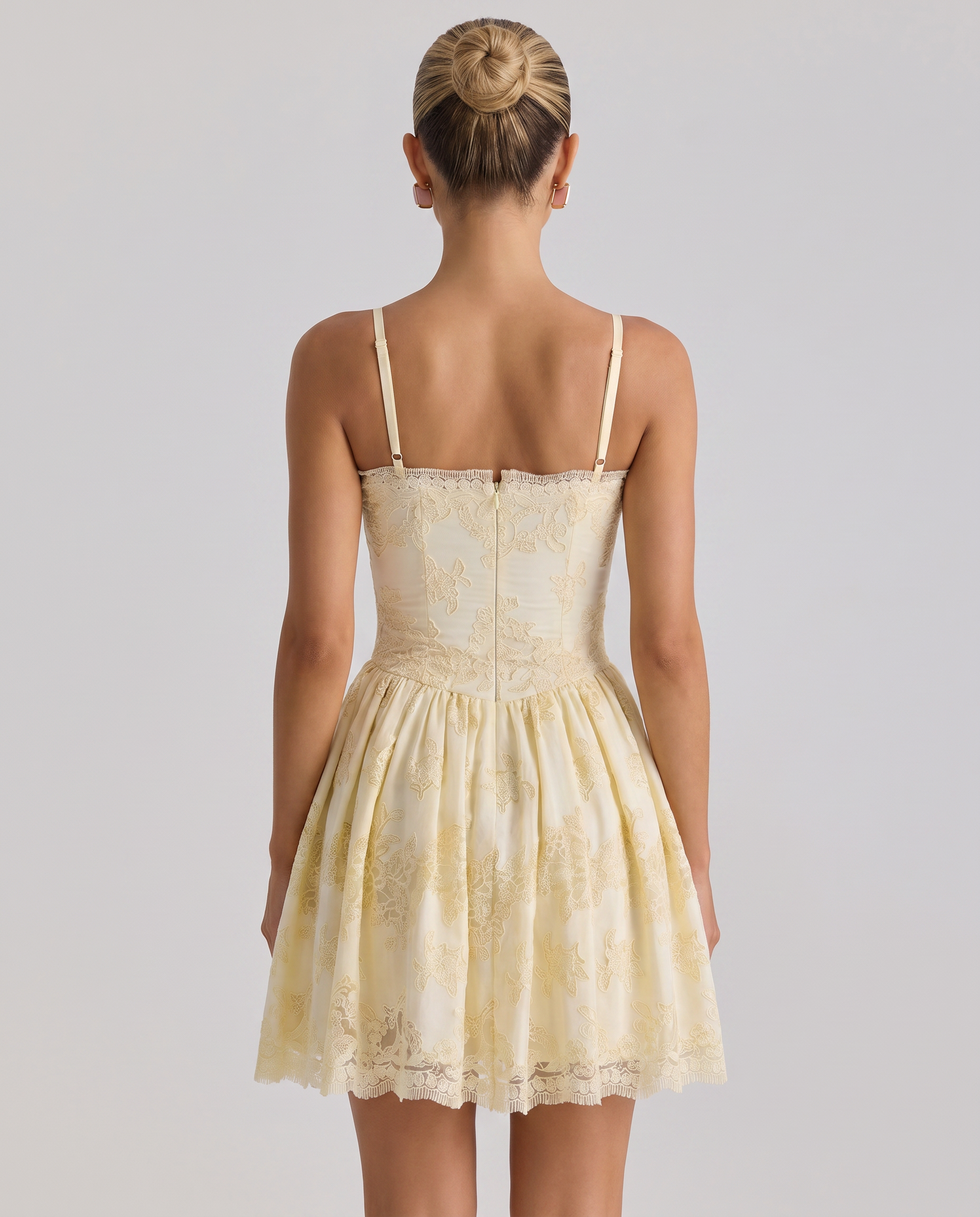 Tracie • Vestido Mini con Encaje Broderie Anglaise