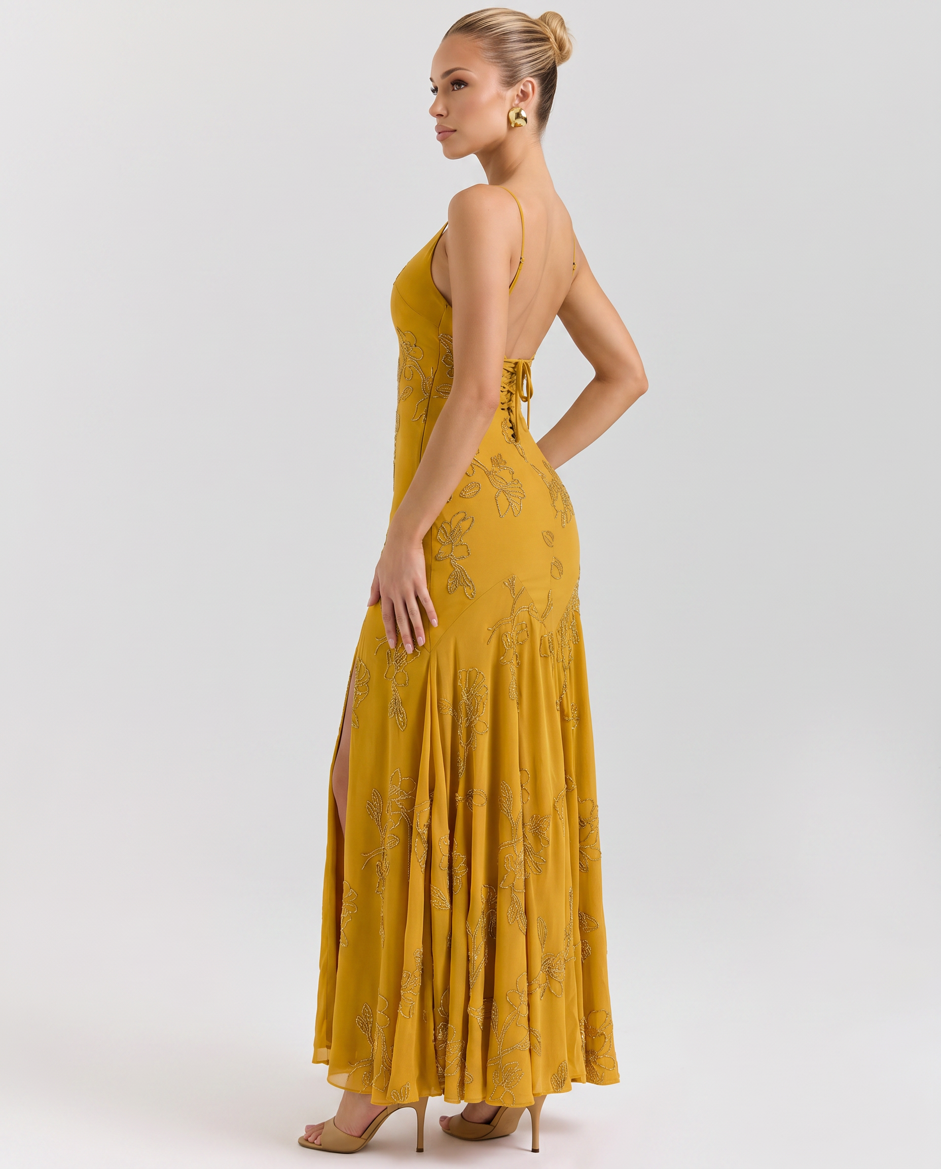 Evie • Maxi con Perlas y Espalda con Cordones