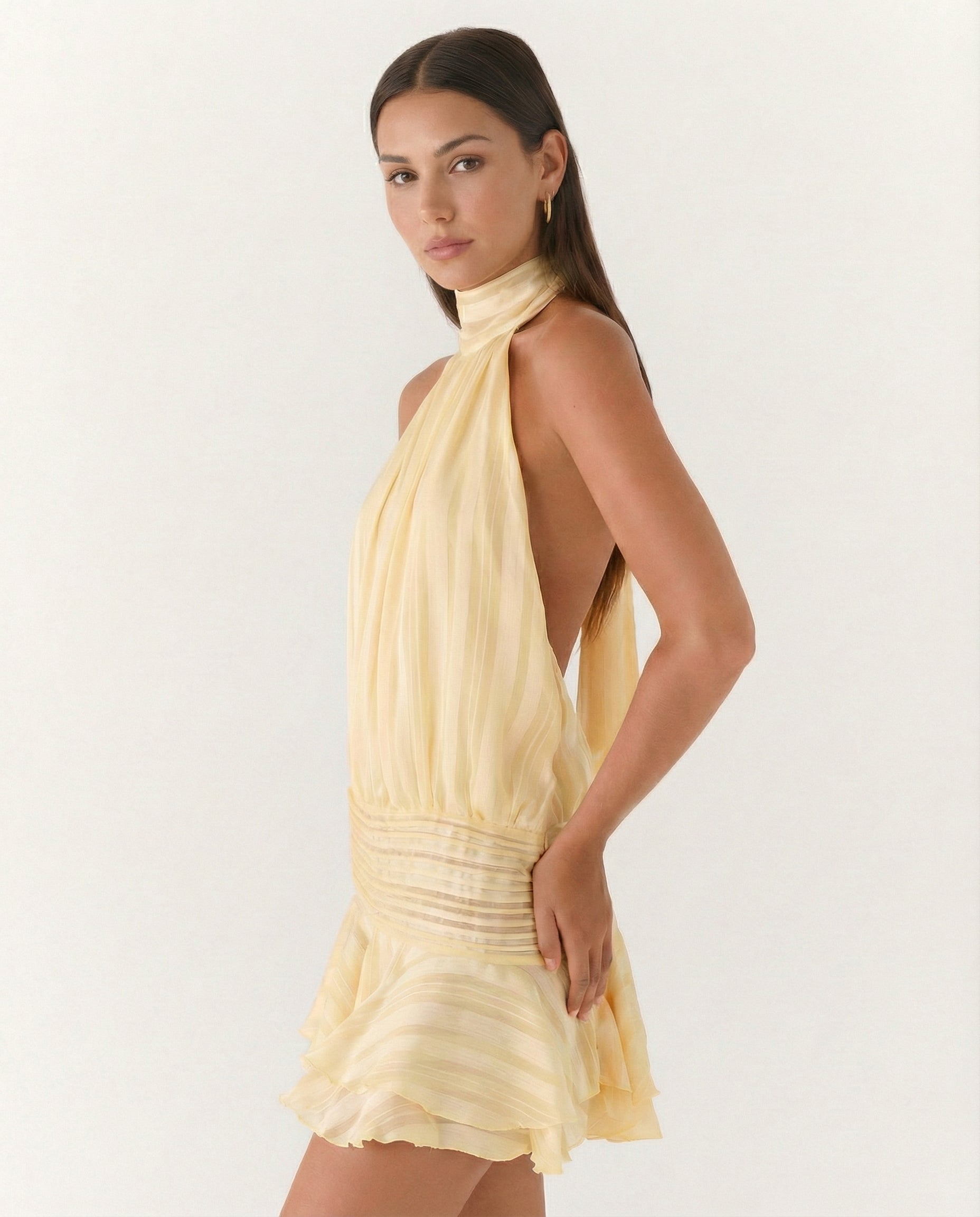 Deborah • Mono con escote halter y volante