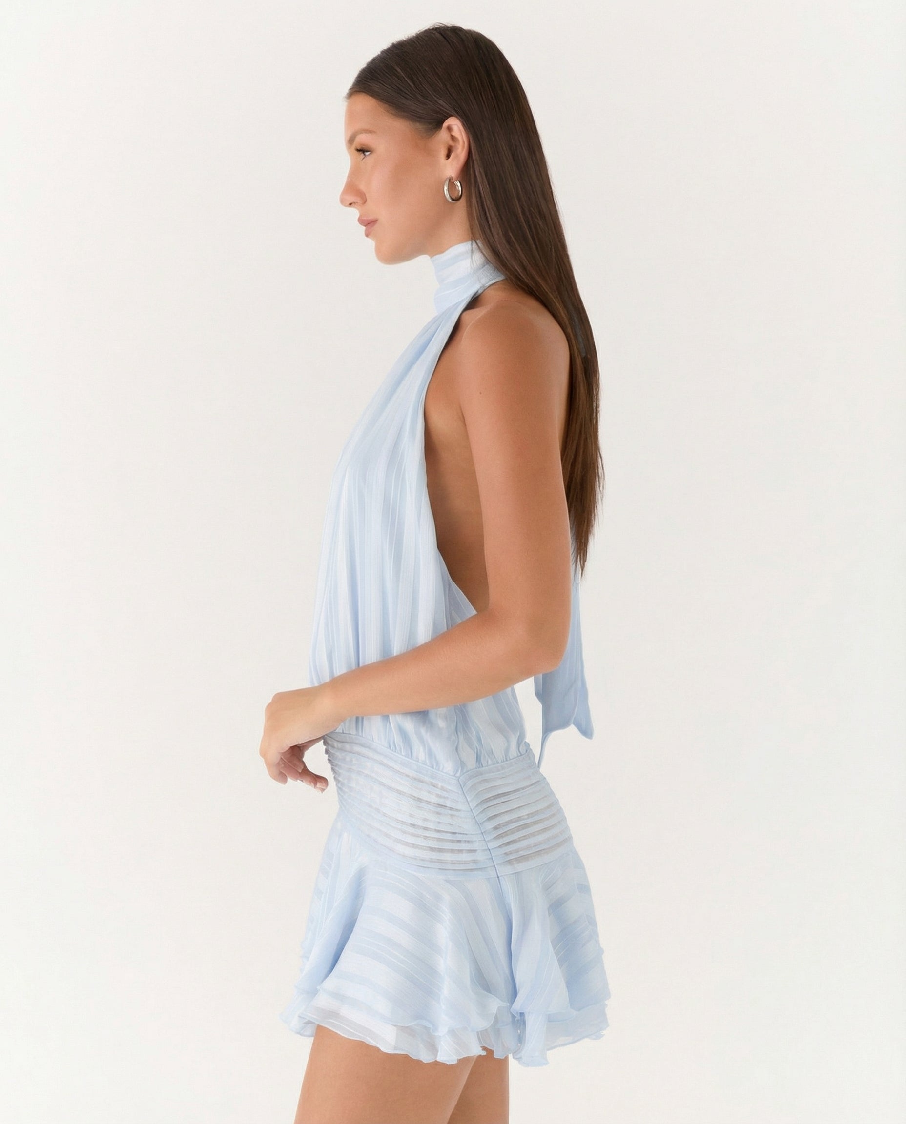 Deborah • Mono con escote halter y volante