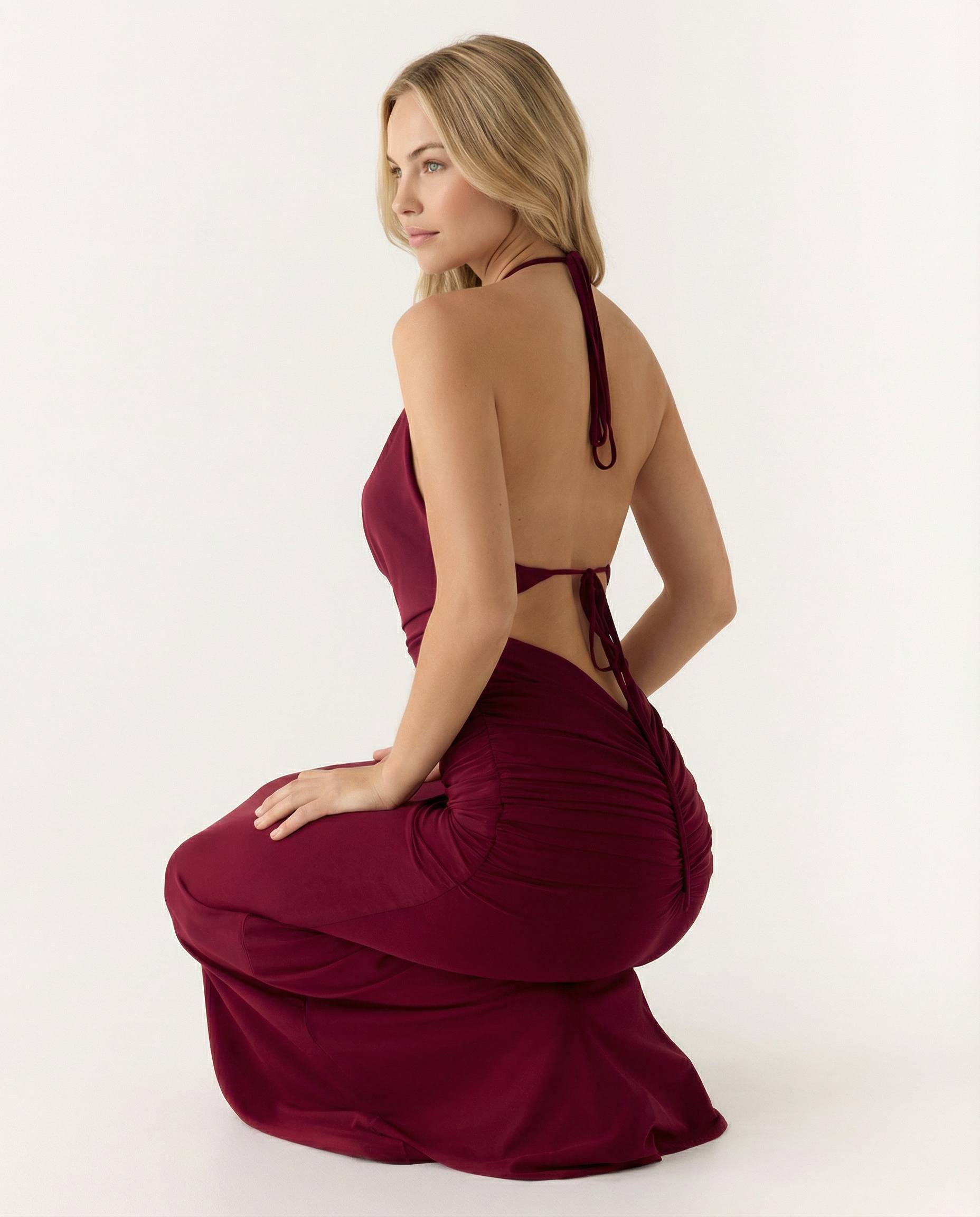 Lynette • Vestido Maxi con Cuello Halter y Cintura Fruncida